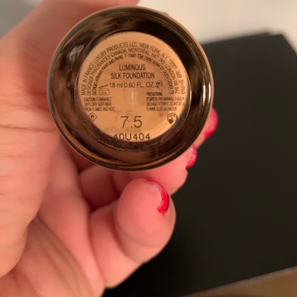 Armani Luminous Silk Foundation - NIB - Picture 2 of 4
